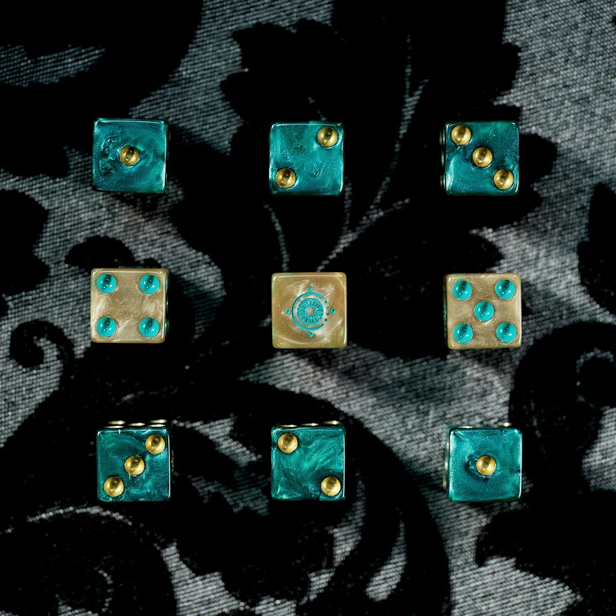 Candela Obscura Dice Set - Image 4