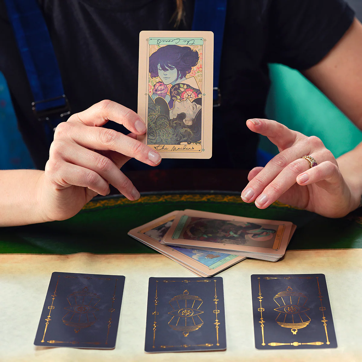 Mollymauk Tealeaf (and Jester Lavorre) Oracle of the Moon Tarot Deck - Image 4